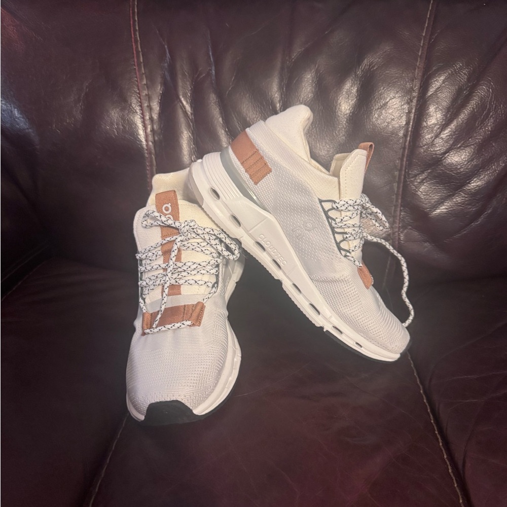 Women’s White Athletic Sneakers with Tan Accents - Lightweight Comfort
